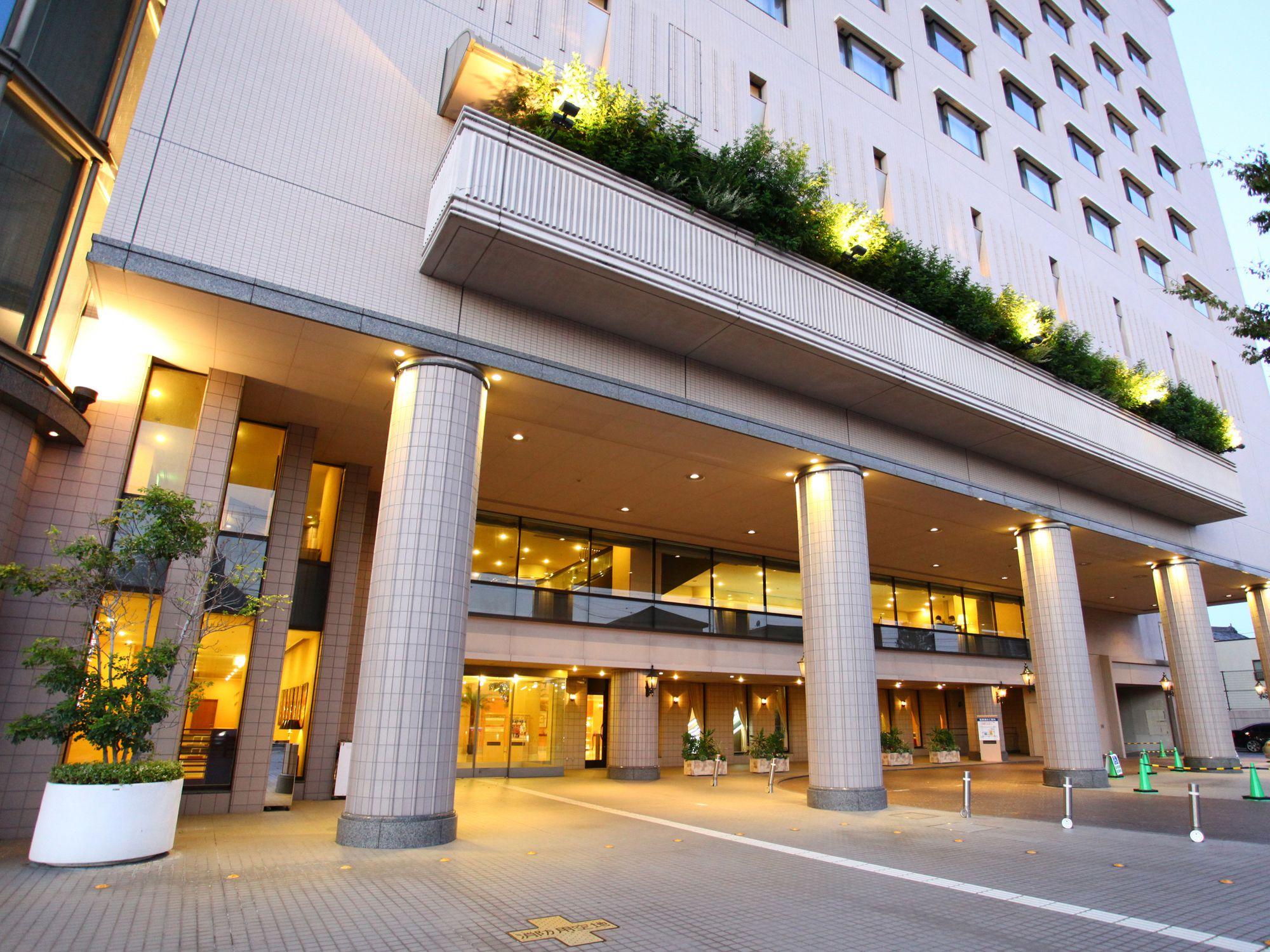 Hotel Crown Palais Csirju Kültér fotó