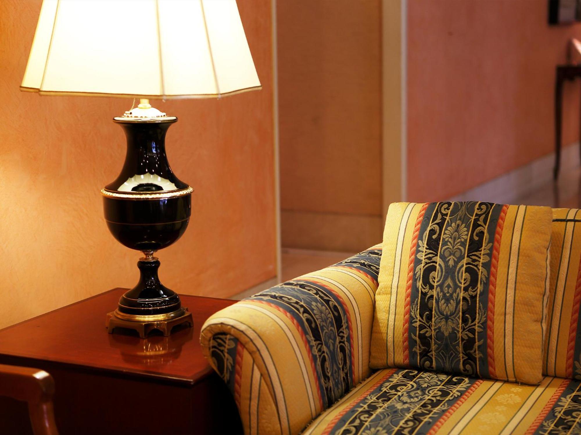 Hotel Crown Palais Csirju Kültér fotó