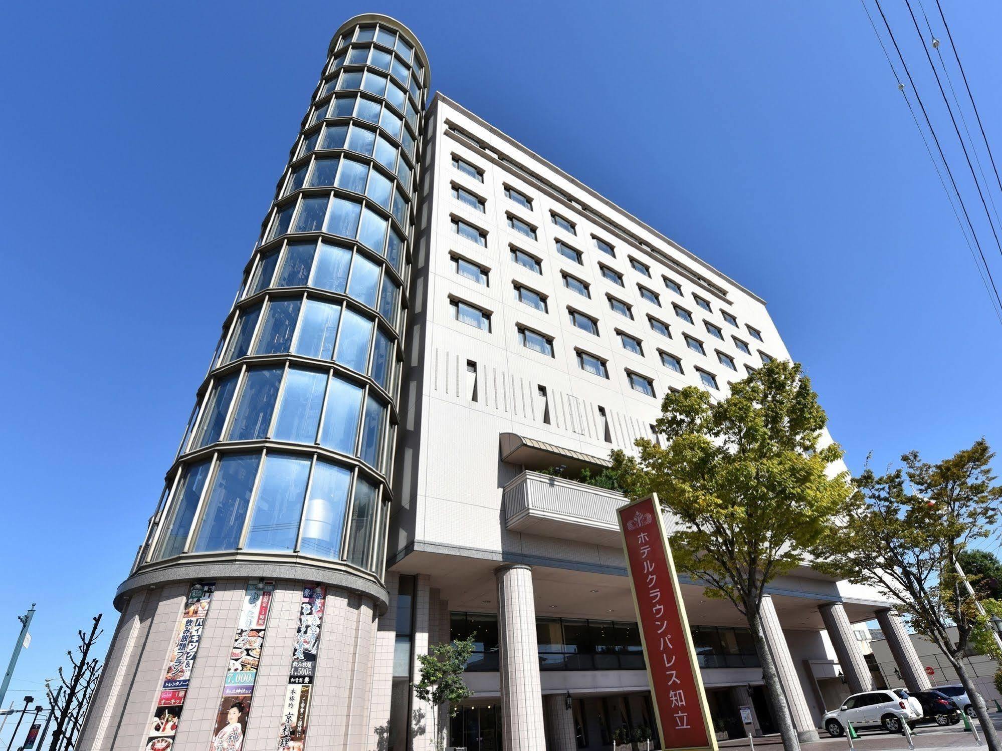Hotel Crown Palais Csirju Kültér fotó